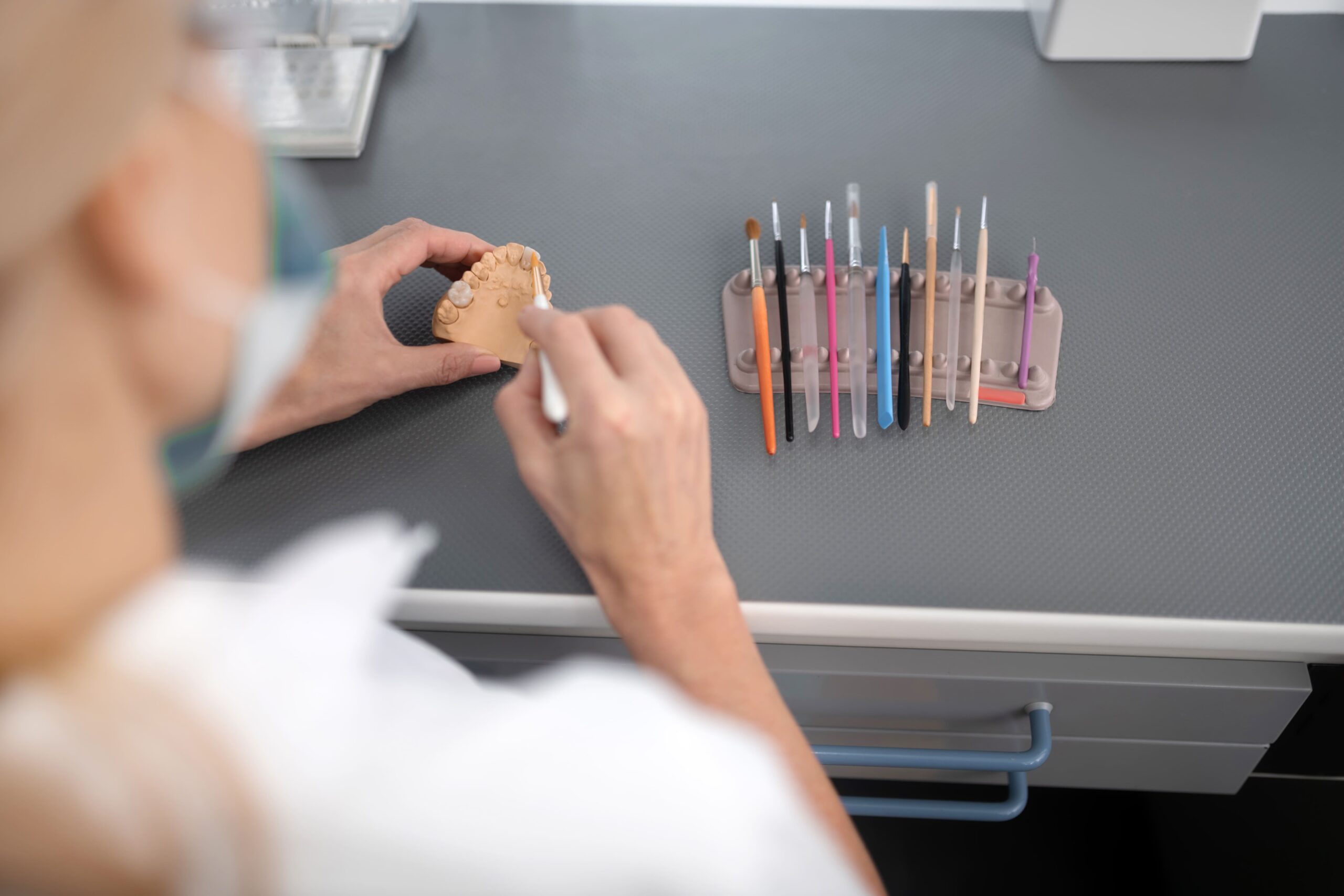 Umjetnost proporcije: kako dentalni tehničar oblikuje harmoniju osmijeha